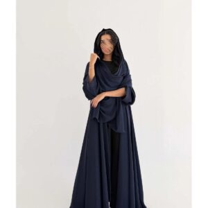 عباية زرقاء مطرزة